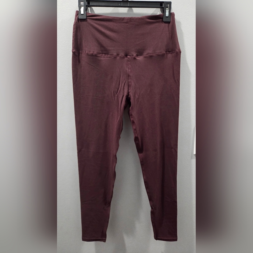 New Anchored Arrows Leggings. Medium